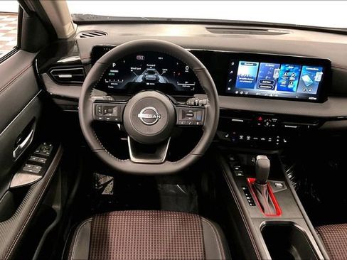 New 2026 Nissan Kicks SR w/ Cold Weather Package FWD image 20
