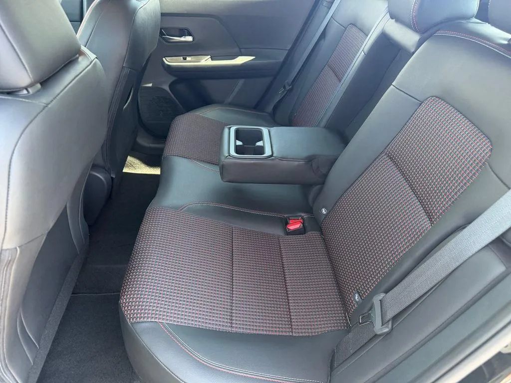 Used 2026 Nissan Kicks SR w/ Cold Weather Package AWD/4WD image 11
