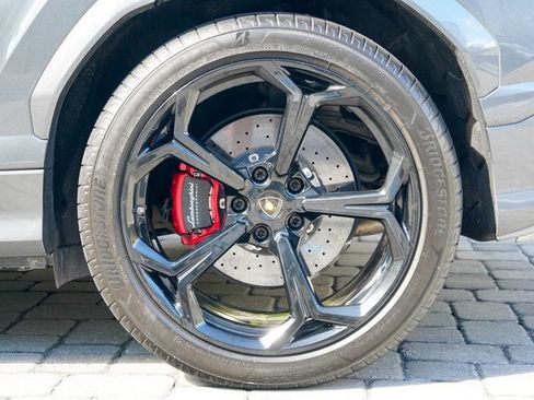 Used 2019 Lamborghini Urus AWD/4WD image 17
