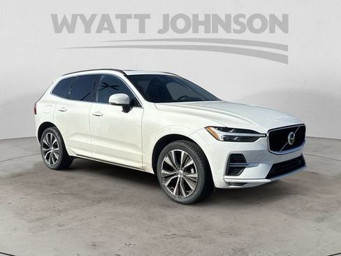 Used 2022 Volvo XC60 B5 Momentum w/ Protection Package Premier FWD image 7