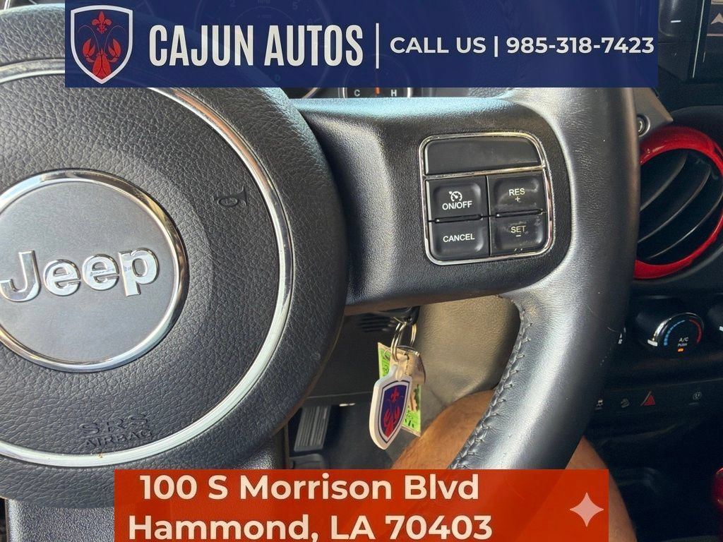 Used 2018 Jeep Wrangler Unlimited Rubicon w/ Connectivity Group AWD/4WD image 36