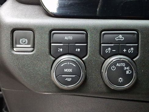 Used 2023 Chevrolet Silverado 1500 LT w/ Convenience Package II AWD/4WD image 22