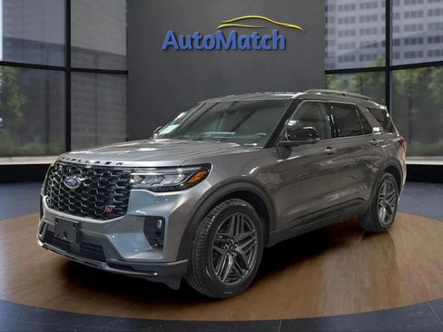 Used 2025 Ford Explorer ST image 4