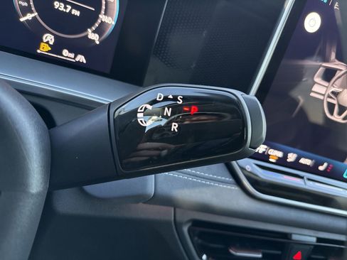 New 2026 Volkswagen Tiguan SE image 20