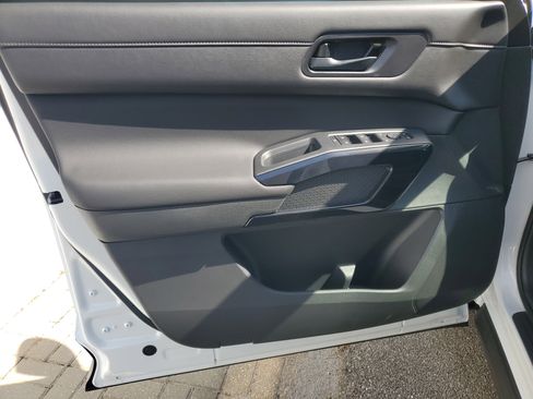 New 2026 Nissan Pathfinder SV image 15