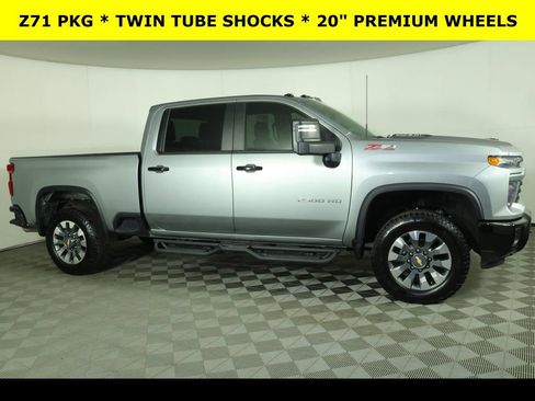 Used 2025 Chevrolet Silverado 2500 Custom w/ Custom Value Package image 8