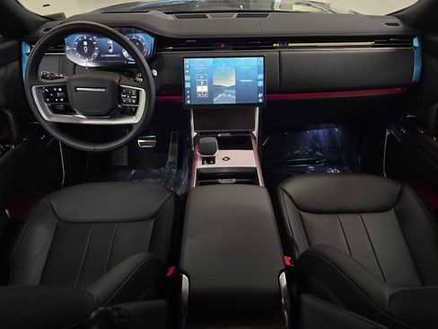 New 2025 Land Rover Range Rover Long Wheelbase SE image 20