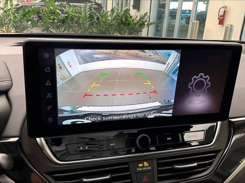 Used 2023 Nissan Altima 2.5 SR w/ SR Premium Package image 29