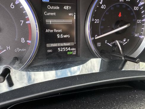 Used 2018 Toyota Highlander XLE w/ Protection Package #3 AWD/4WD image 10
