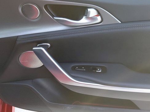 Used 2018 Kia Stinger GT2 image 14