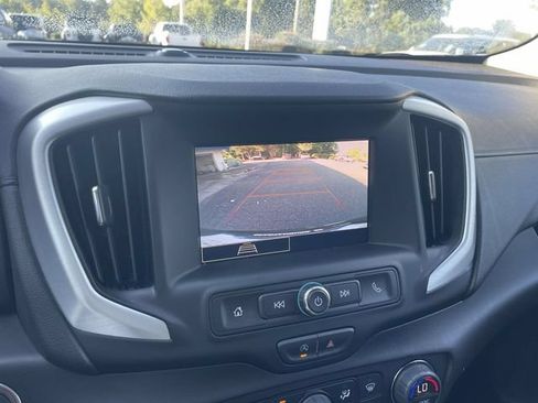 Used 2024 GMC Terrain SLE w/ Driver Convenience Package FWD image 29
