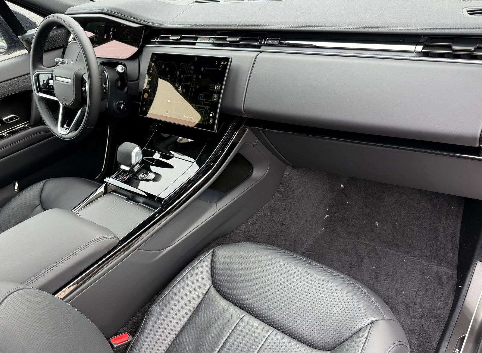 New 2026 Land Rover Range Rover Sport SE AWD/4WD image 20