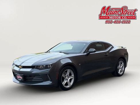 Used 2016 Chevrolet Camaro LT w/ Technology Package RWD image 3