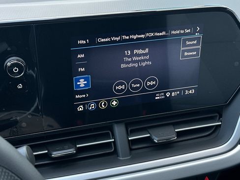 New 2026 Chevrolet Trax LS w/ LS Convenience Package FWD image 18
