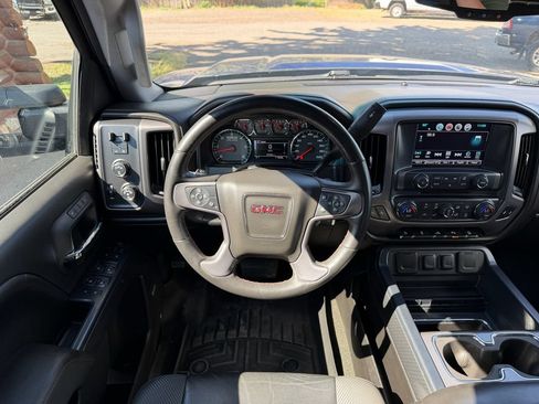 Used 2017 GMC Sierra 2500 SLT w/ All-Terrain HD Package AWD/4WD image 12