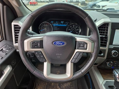 Used 2019 Ford F150 Lariat image 19