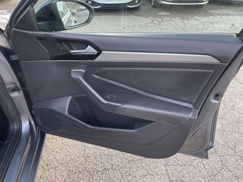 Used 2019 Volkswagen Jetta R-Line image 13