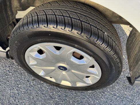 Used 2017 Ford Transit Connect XL image 13