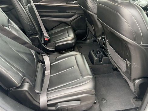 Used 2023 Jeep Grand Cherokee L Limited image 31