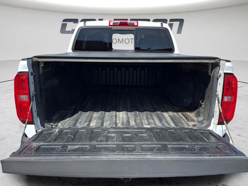 Used 2017 Chevrolet Colorado LT w/ LT Convenience Package image 7