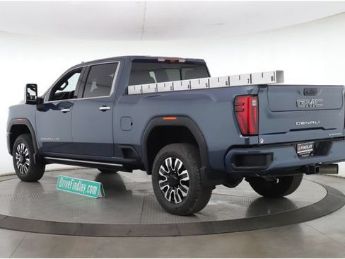 Used 2026 GMC Sierra 2500 Denali Ultimate w/ LPO, GMC Protection Package AWD/4WD image 8