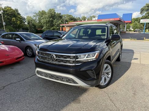 Used 2021 Volkswagen Atlas SE image 3