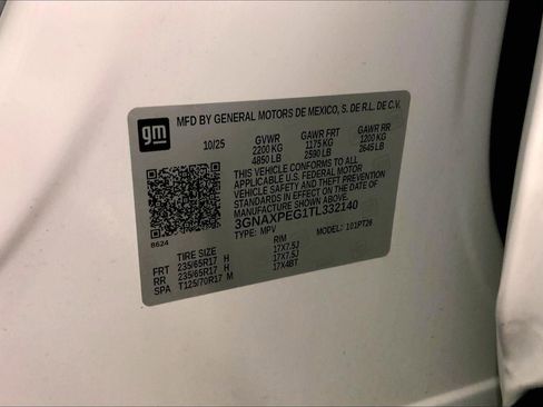 Used 2026 Chevrolet Equinox LT AWD/4WD image 32