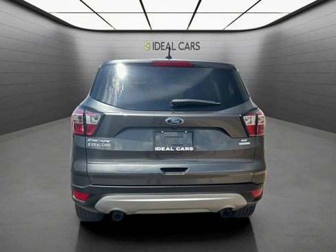 Used 2017 Ford Escape SE FWD image 4