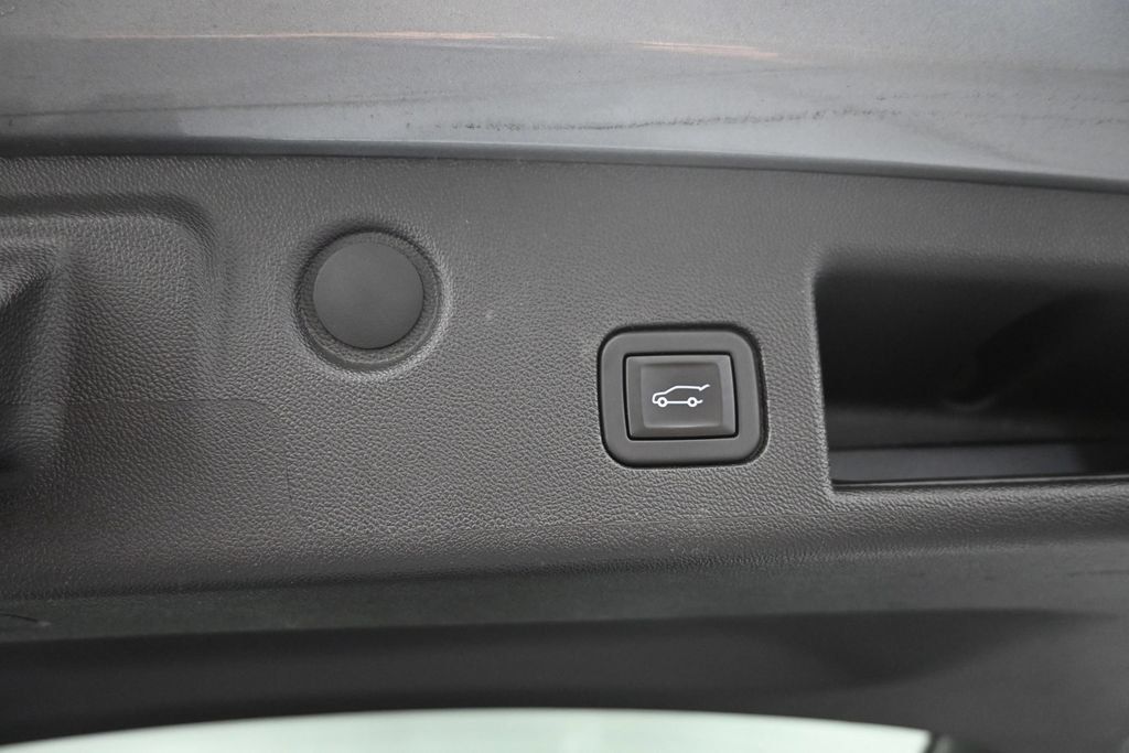 Used 2024 Chevrolet Equinox LT AWD/4WD image 12
