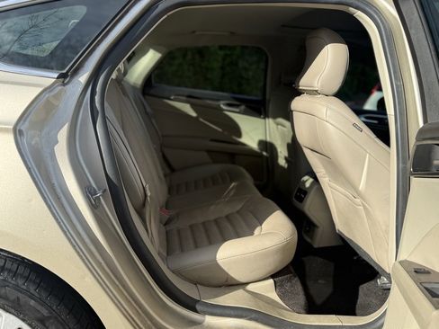 Used 2019 Ford Fusion SEL image 22