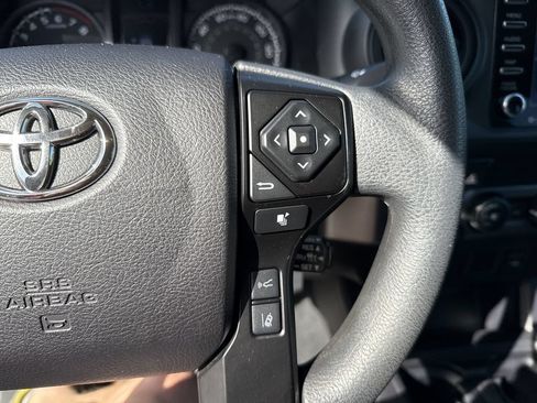 Used 2022 Toyota Tacoma SR AWD/4WD image 15