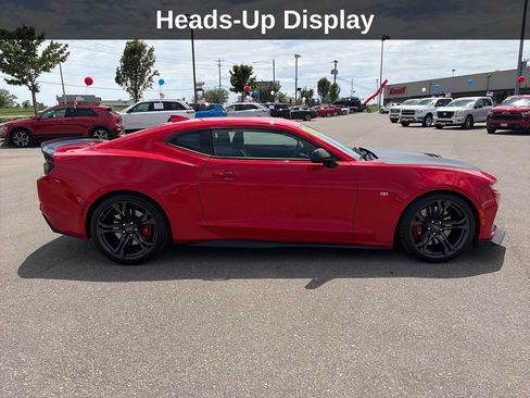 Used 2021 Chevrolet Camaro SS RWD image 7