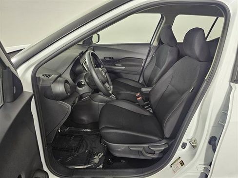 New 2025 Nissan Kicks S image 27