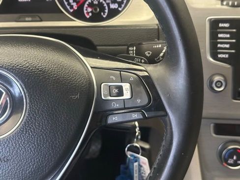 Used 2016 Volkswagen Golf S FWD image 22