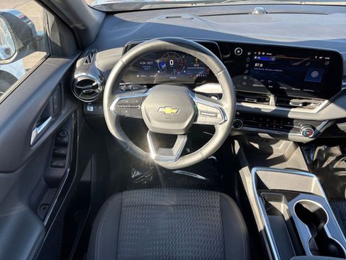 Used 2025 Chevrolet Equinox LT image 35