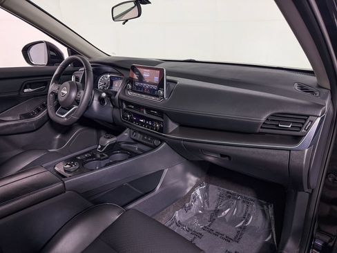 Certified 2024 Nissan Rogue SV w/ SV Premium Package AWD/4WD image 14