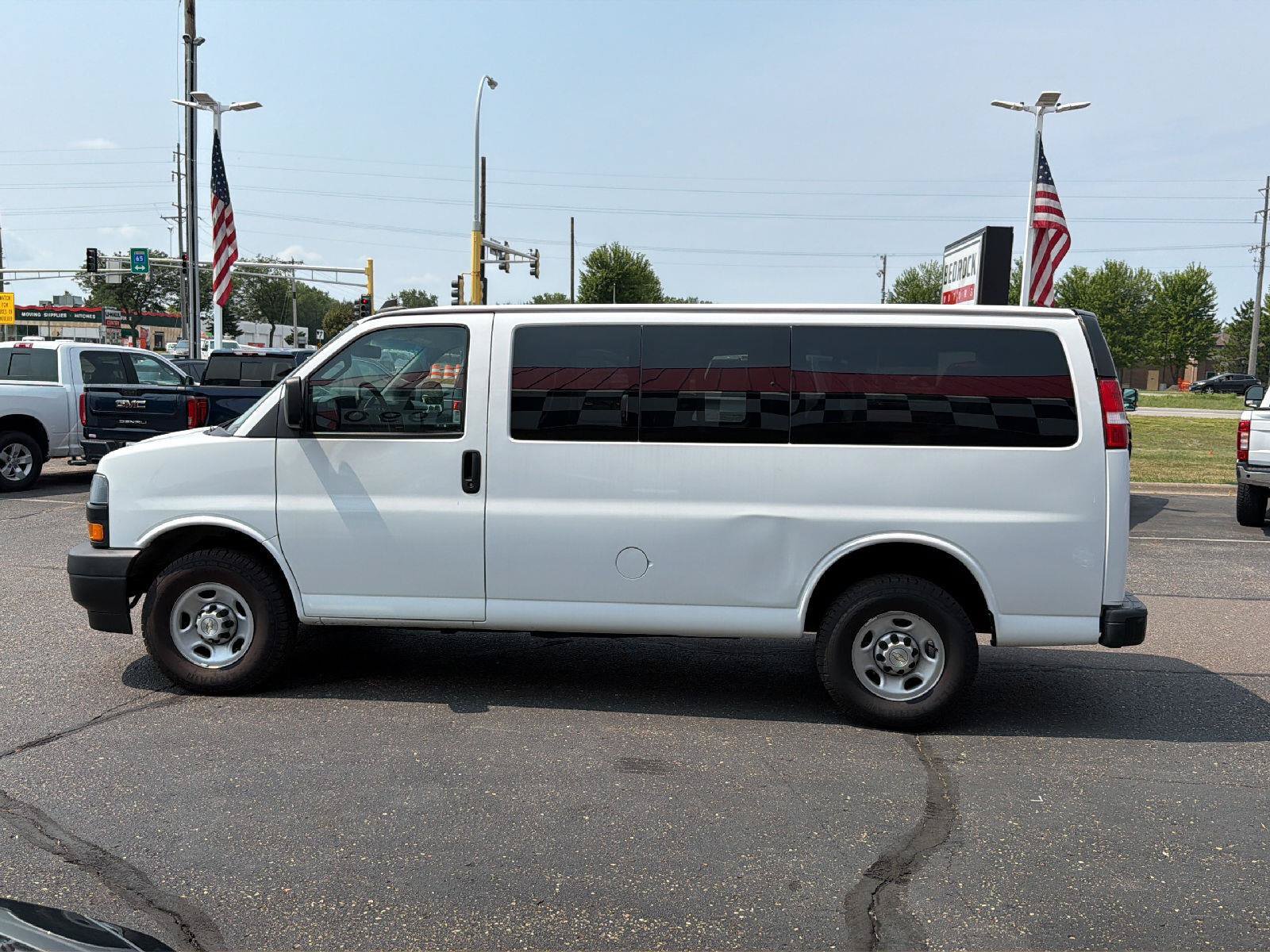 Used 2022 Chevrolet Express 2500 LS RWD image 4