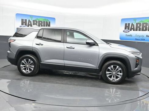 Used 2025 Chevrolet Equinox LT AWD/4WD image 7