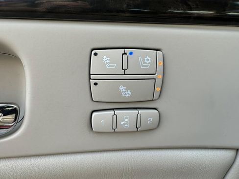 Used 2008 Cadillac DTS FWD image 48