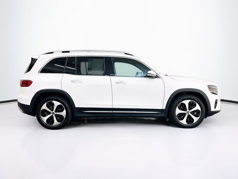 Used 2025 Mercedes-Benz GLB 250 4MATIC image 10