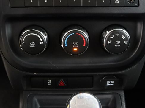 Used 2015 Jeep Patriot Sport w/ Power Value Group FWD image 18