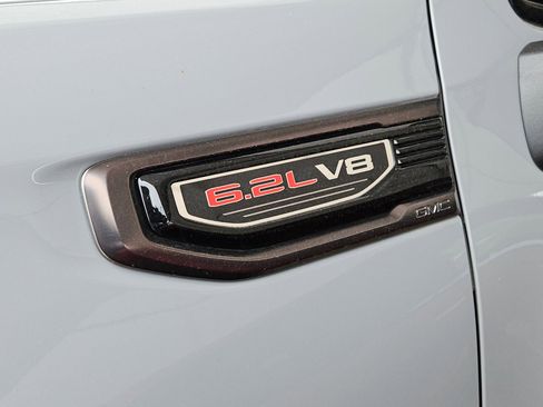 Used 2024 GMC Sierra 1500 AT4X image 9