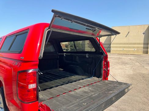 Used 2018 Chevrolet Silverado 1500 Custom w/ Custom Value Package AWD/4WD image 18