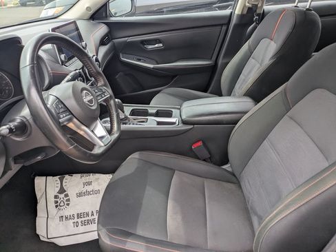 Used 2025 Nissan Sentra SR FWD image 11