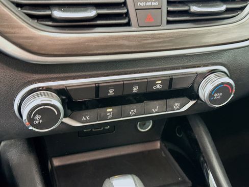 Used 2024 Nissan Altima 2.5 SV image 23