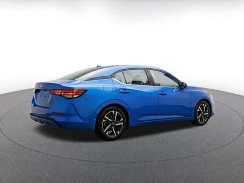 Used 2025 Nissan Sentra SV FWD image 9