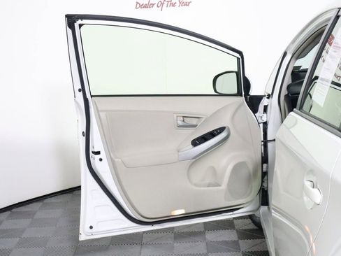 Used 2015 Toyota Prius Four image 25