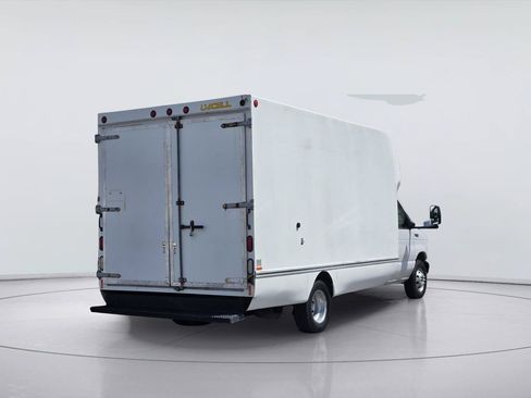 Used 2003 Ford E-350 and Econoline 350 Super Duty RWD image 8