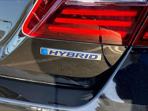 Used 2017 Honda Accord Hybrid Sedan image 10