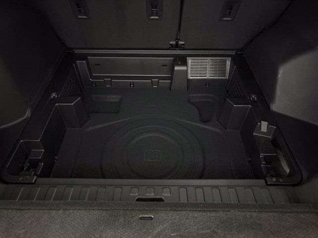 Used 2024 GMC Terrain SLE FWD image 11